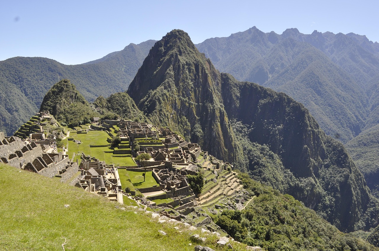découvrez comment préparer votre trek au machu picchu avec nos conseils essentiels pour une aventure réussie : équipements, itinéraires, conseils santé et astuces pratiques.